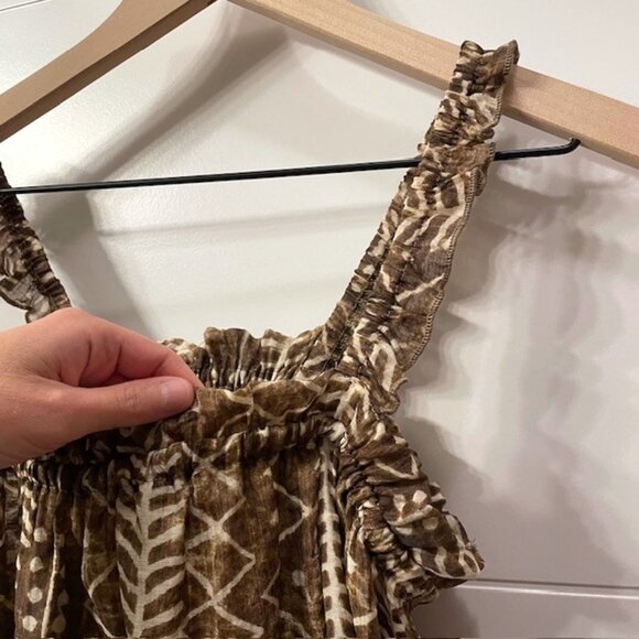 NWT Elan Brown Tulum Boho Abstract Printed Tank Top Ruffle Trim Size Medium - Picture 5 of 15